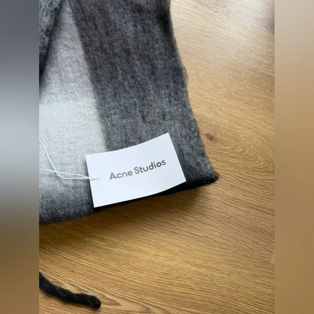 Acne Studios Scarf - Picture 2 of 5